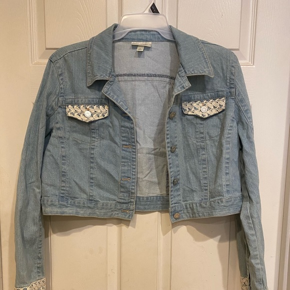 Jean jacket - Picture 1 of 2